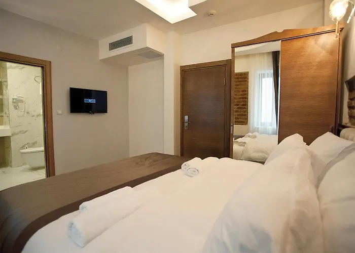 Pera Line Hotel
