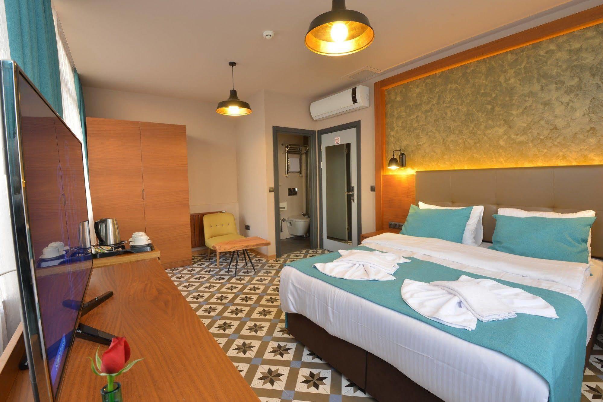 Pera Line Hotel